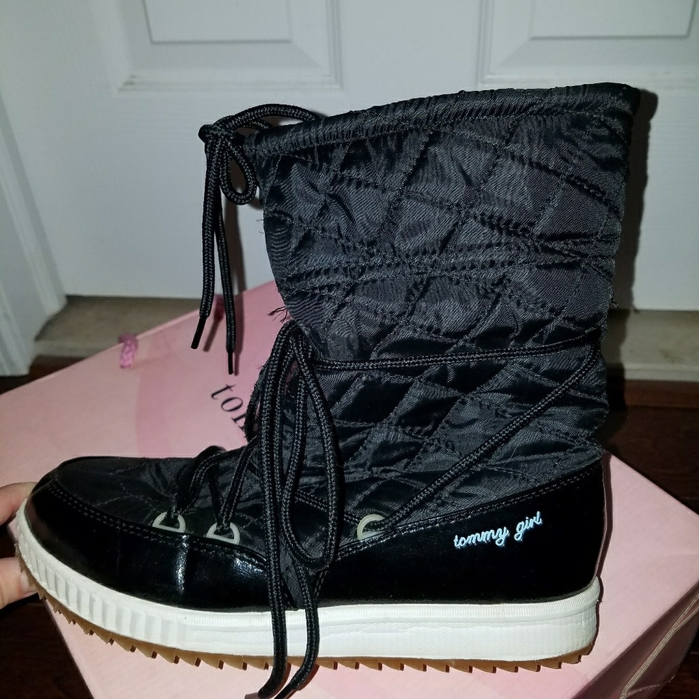 Tommy Girl snow boots